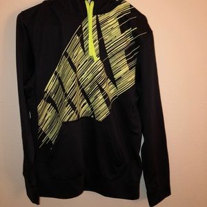 Men’s Nike therma-fit sweatshirt